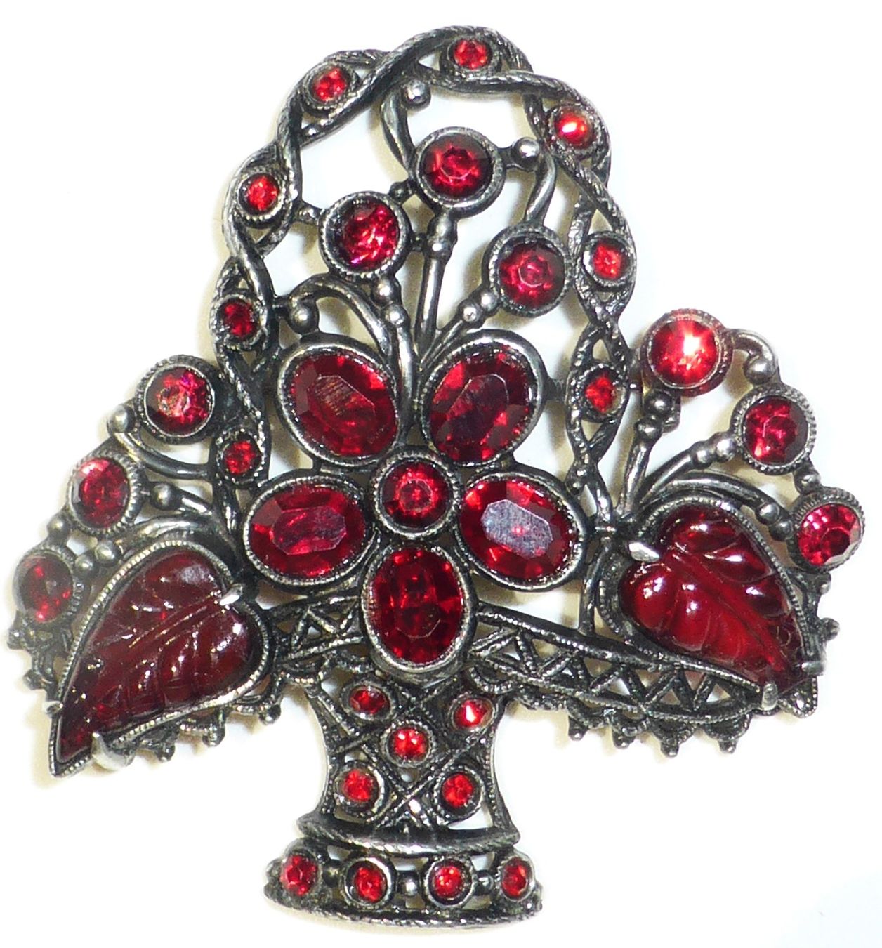 Broschen & Nadeln: Große Art-Deco-Brosche „Blumenkorb” – Gebraucht aus Sonceboz-Sombeval von Artdecolove 1