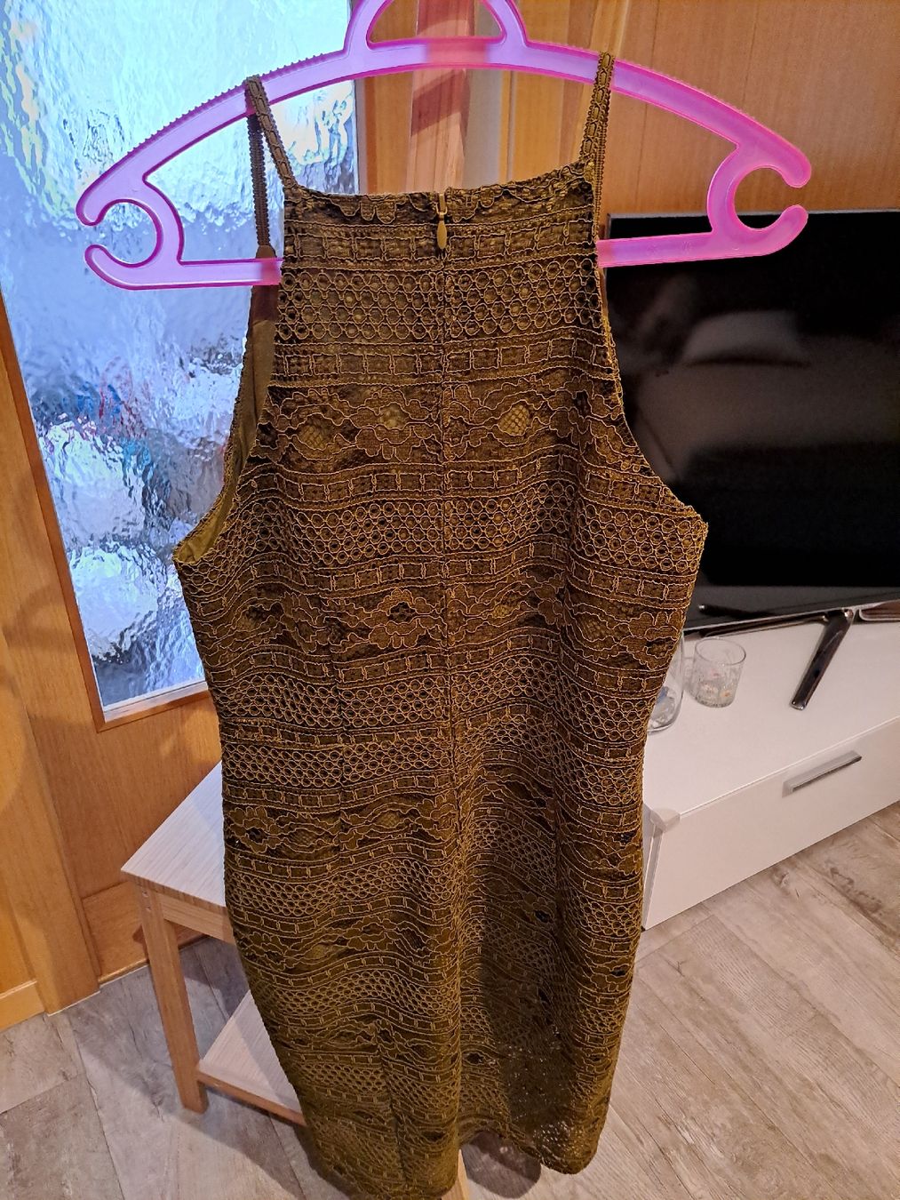 H&M Kleider: Damenkleid H&M Grösse 44 Spitzenkleid  – Gebraucht aus Rickenbach LU von bishiida 3