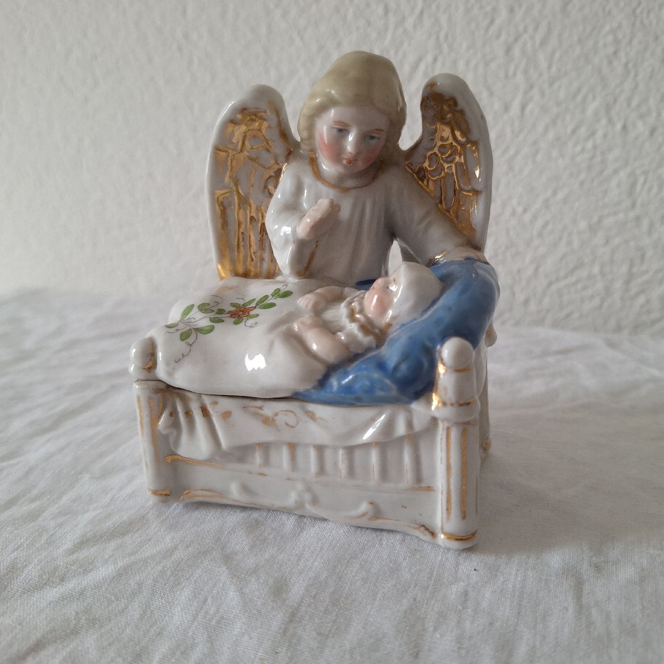 Tutte le decorazioni: Versand möglich!Allerliebste, nostalgische Engel Krippe Dose – Usato da Winterthur venduto da Goldpipau 2