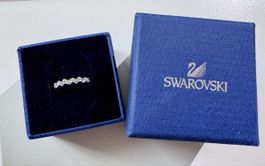 Swarovski Ring blau weiss Steine silberfarben neuwertig gr48
