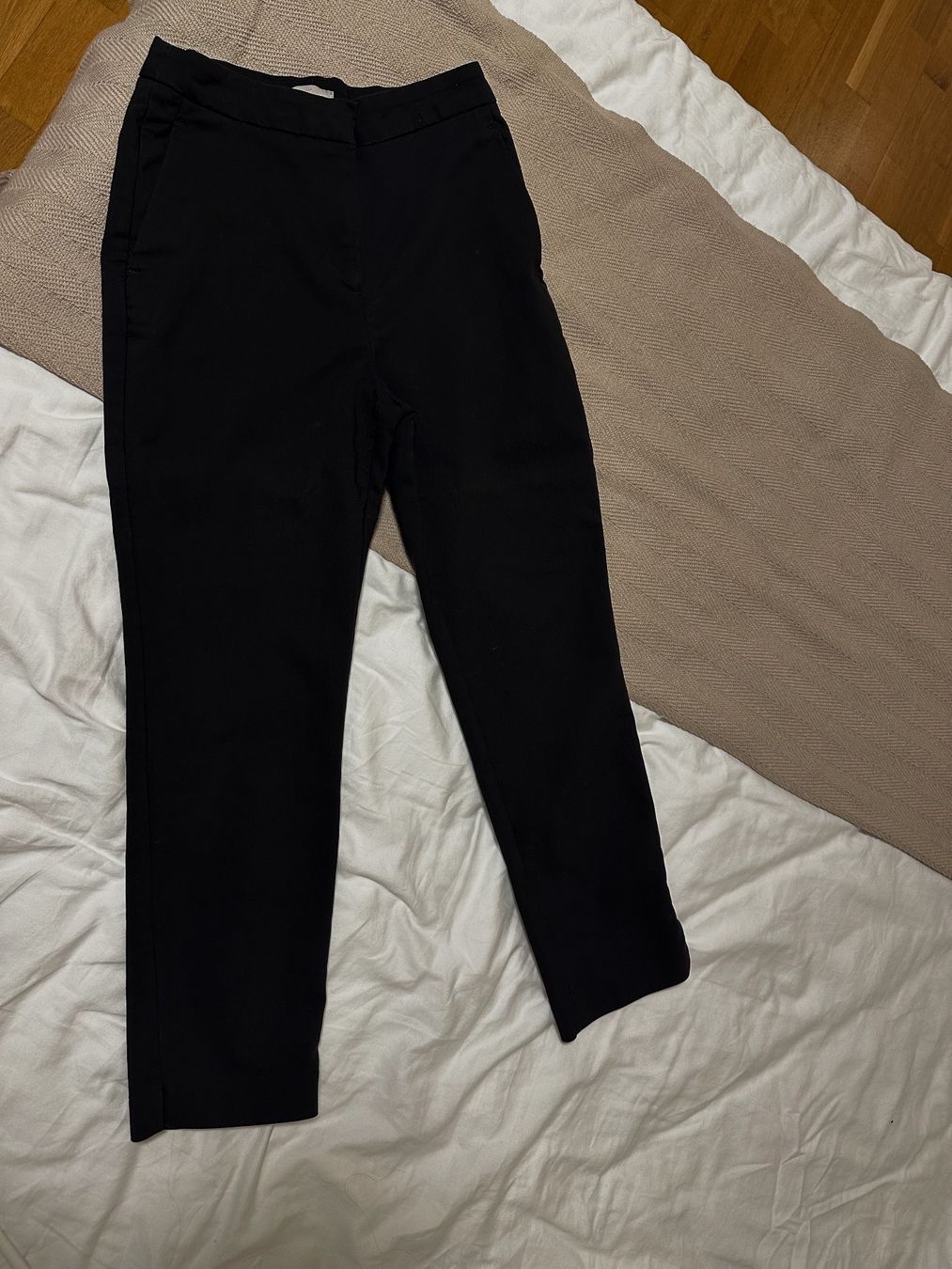 H&M Pantaloni: H&M chino neu gr 32 – Nuovo (secondo la descrizione) da Zürich venduto da fa282