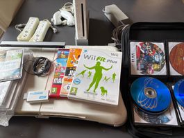 Nintendo Wii komplett und div. Spiele