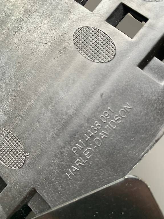Tutti i ricambio per moto: Original Harley Davidson Kennzeichenhalterung Sportster – Usato da Dagmersellen venduto da tabula_rasa 2