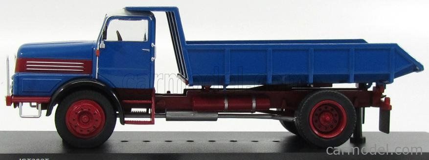 Camion benne basculante, Mercedes-Benz Arocs 18M, à 3 essieux, avec épandeur et lame à neige