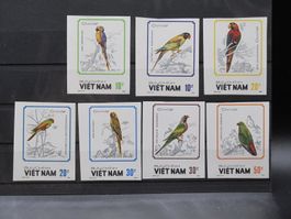 Vietnam 1988 PApageien **, geschn.