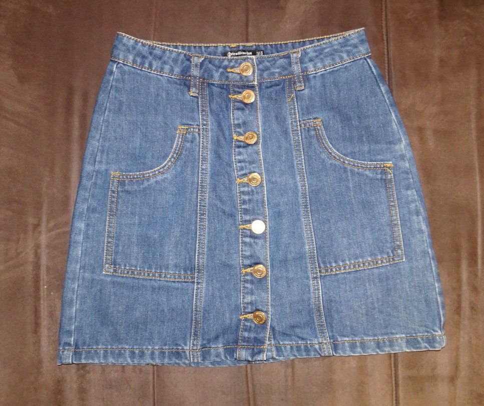 Stradivarius Gonne: Jupe en jeans Stradivarius taille 34 – Usato da Châtelaine venduto da Gio54321
