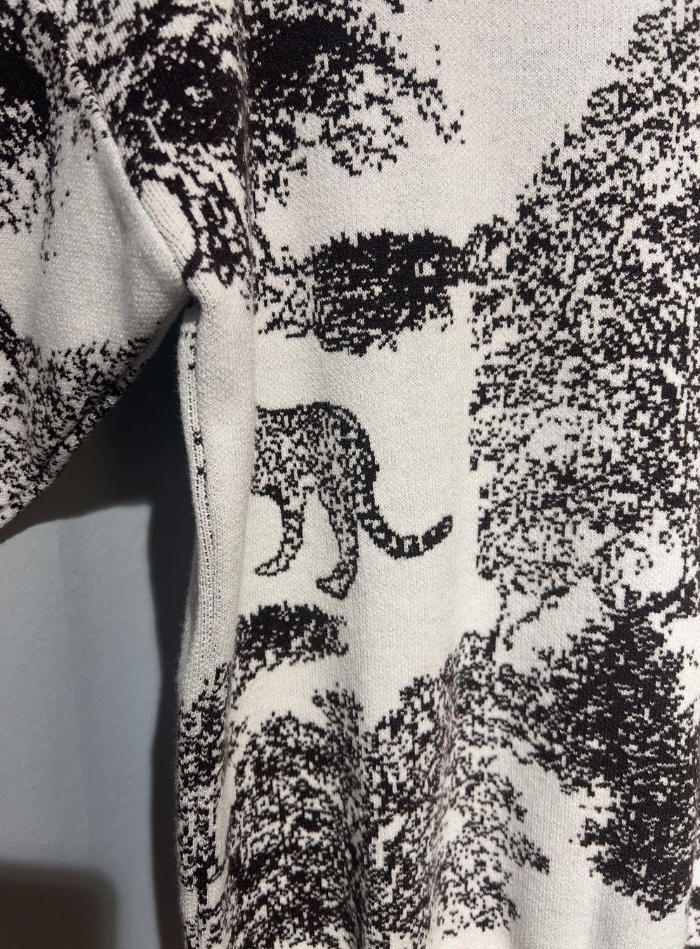 Pullover & Sweatshirts: Wunderschöner Pullover weiss/braun - Tiermotiv – Neu und originalverpackt aus Zürich von Naebeli 1