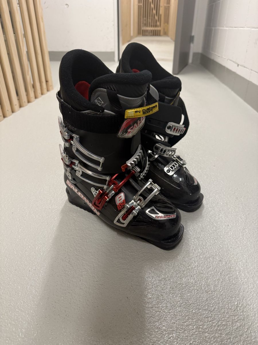 Salomon Sci: Salomon Ski Boots - Black & Red - Size 26.5 – Usato da Luzern venduto da georgelawrence 1