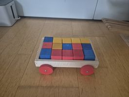 Holzwagen mit Klötzchen