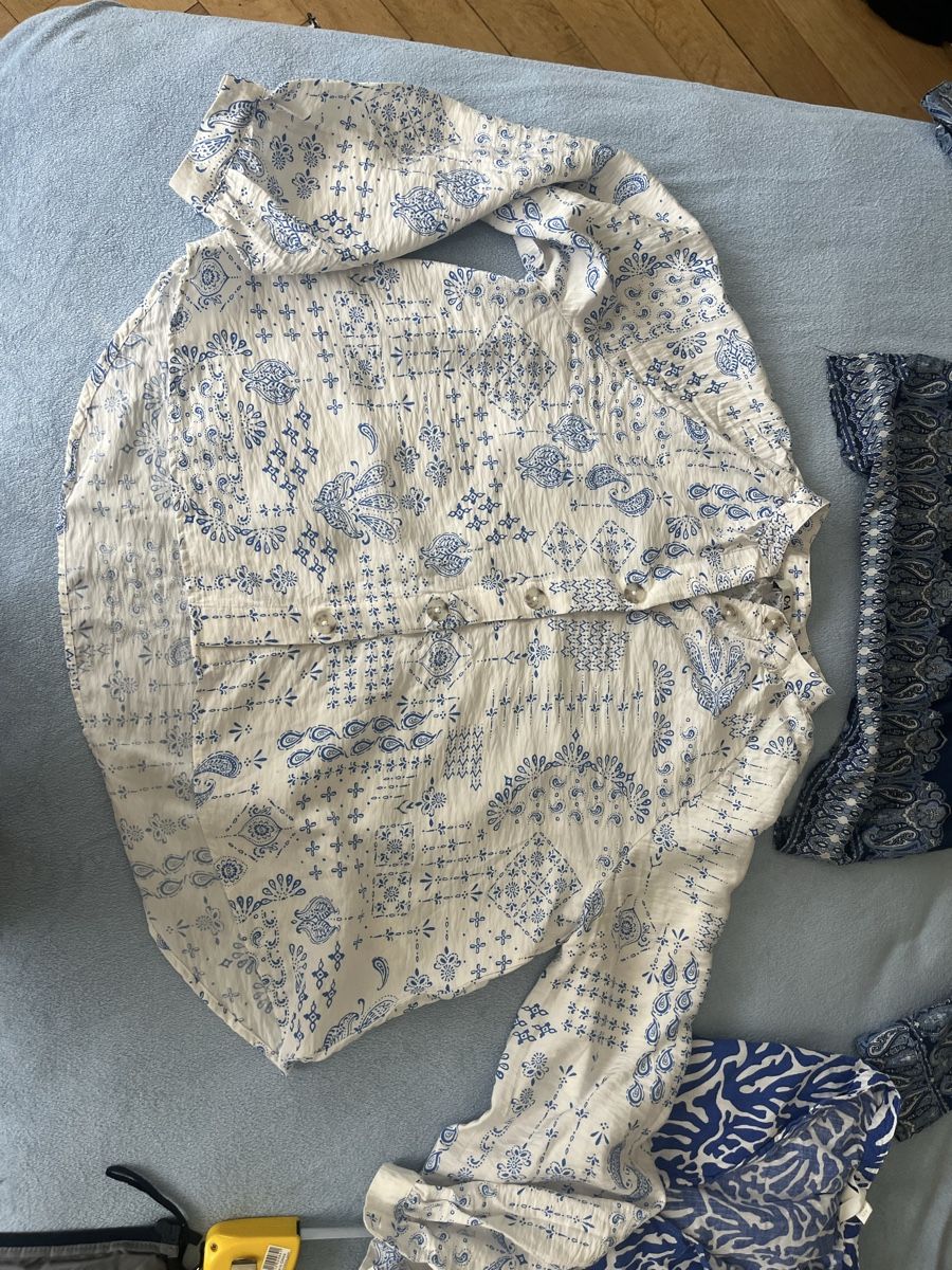 Lotti di vestiti: 3 Blusen mit Muster Damen gute Zustand – Usato da Olten venduto da sae_82z2 3