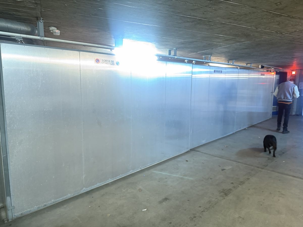 Porte: Porte de garage coulissante – Usato da Brügg BE venduto da traindenuit