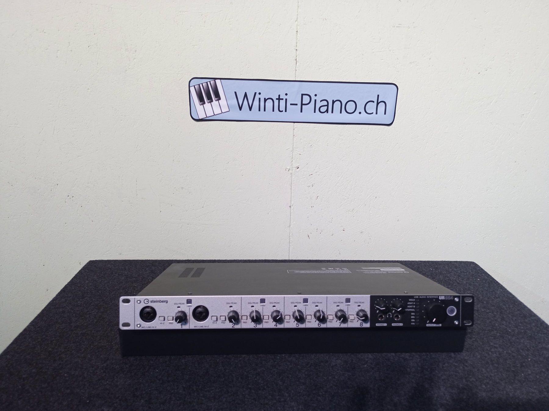 Attrezzatura per studi di registrazione: Steinberg UR824 Audio Interface Soundkarte USB – Usato da Winterthur venduto da Winti-Piano 1