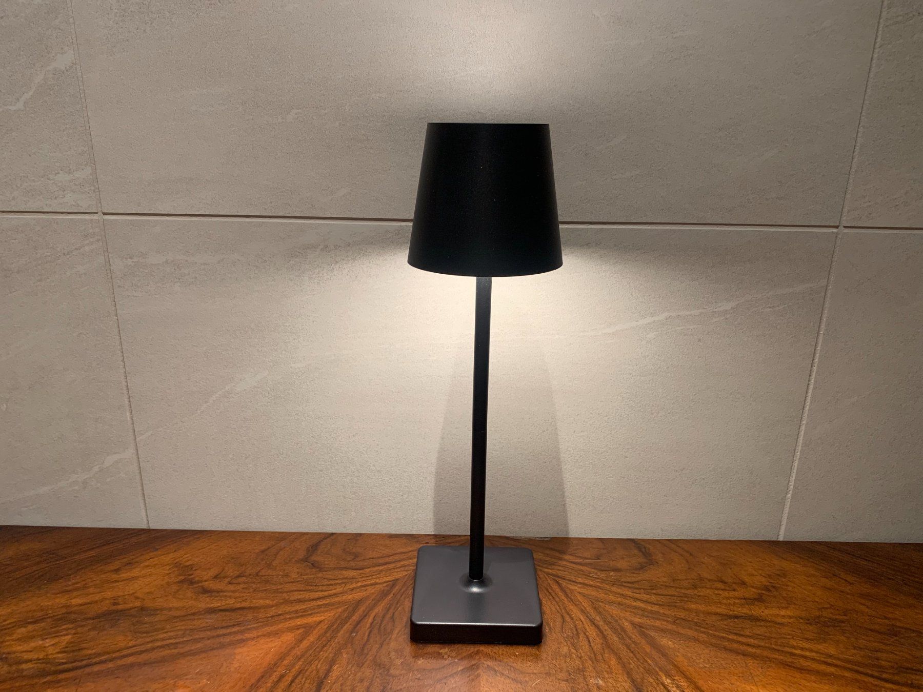 Lampade: Tischlampe mit Akku – Nuovo e nell'imballaggio originale da Aarburg venduto da 2..0 1