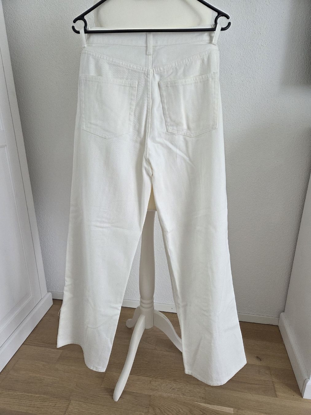 H&M Jeans: Jeans mit zippern am bein NP.80 chf – Nuovo (secondo la descrizione) da Bülach venduto da Recherchieren 6