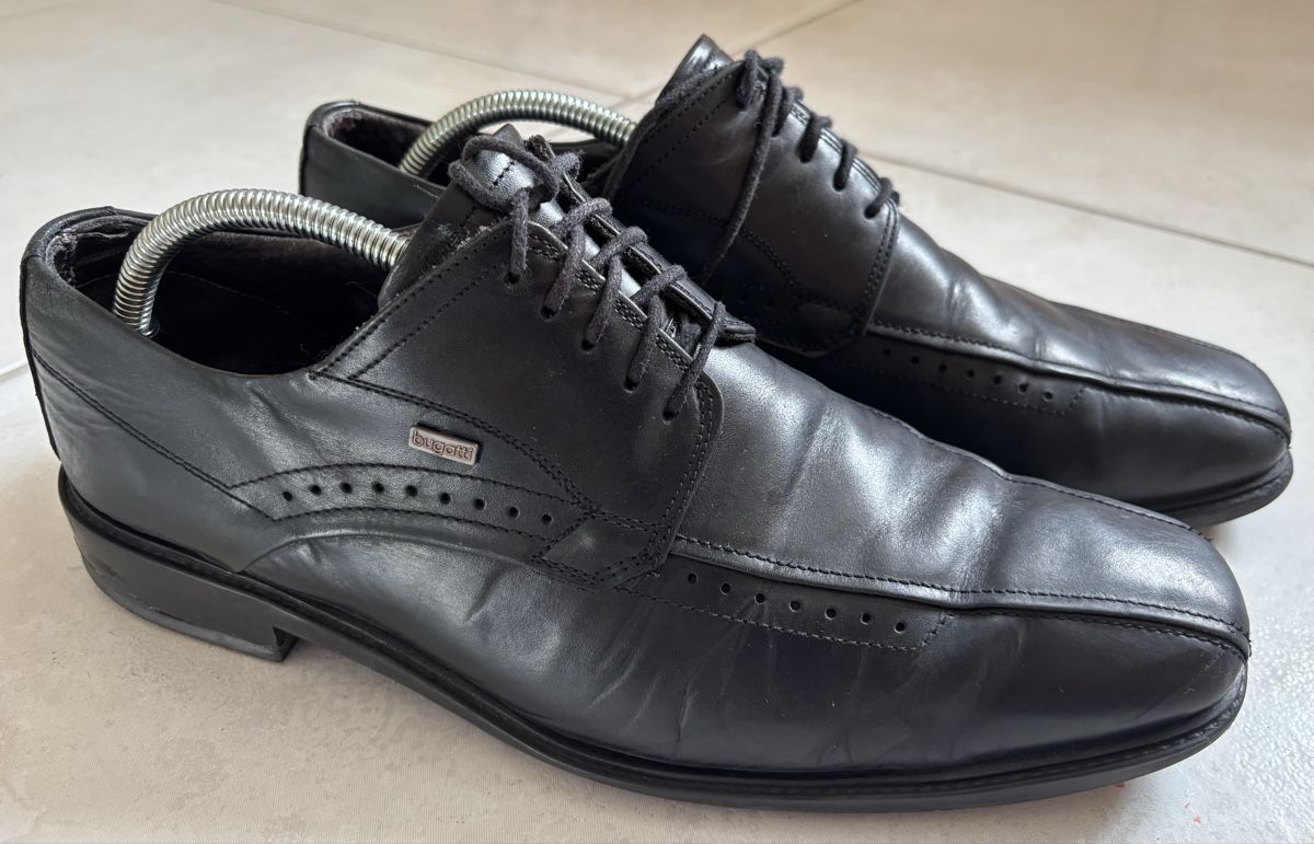 Herrenschuhe: Bugatti Herrenschuhe Gr. 43 – Gebraucht aus Bassersdorf von TB01011