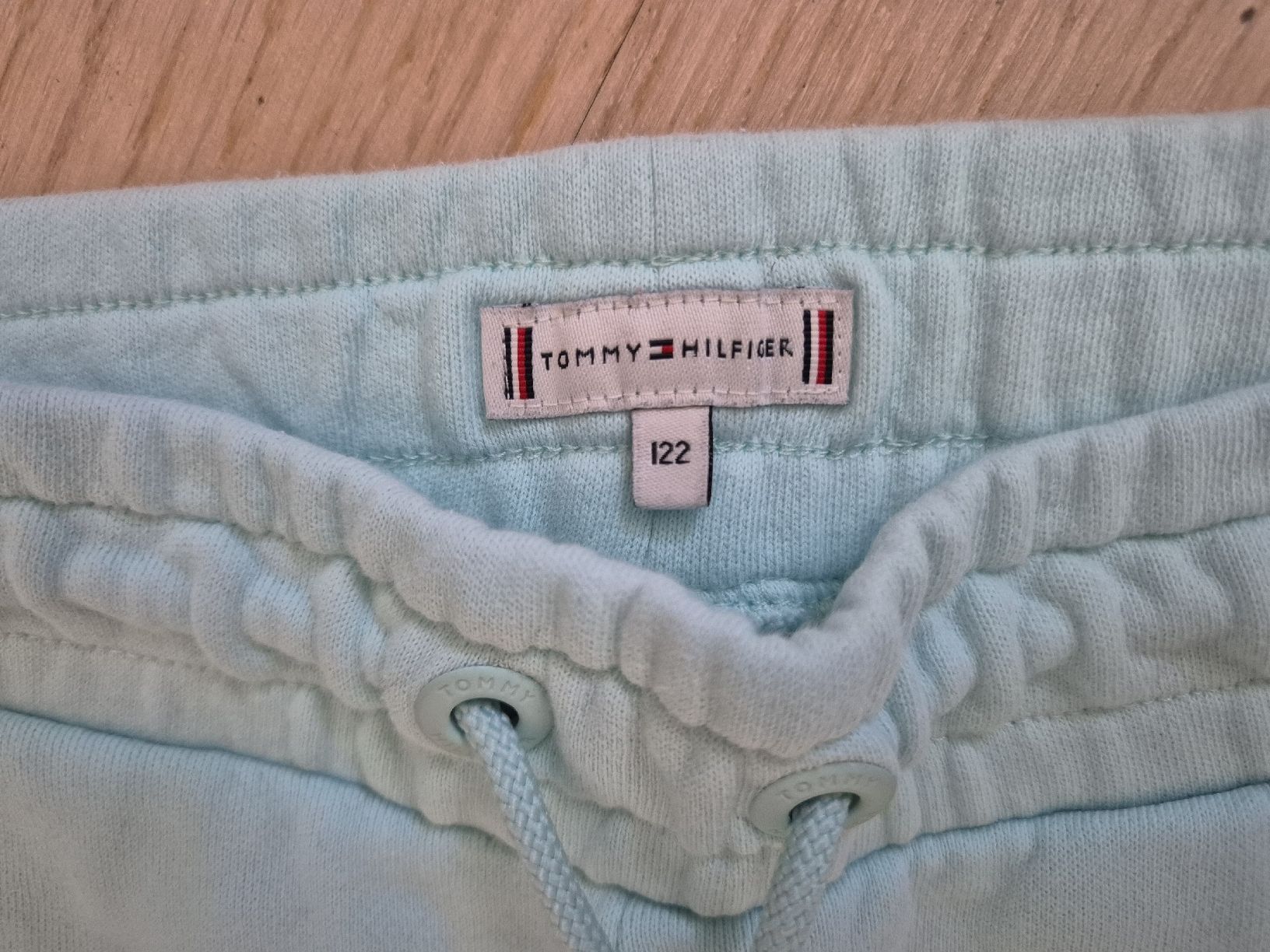 Tommy Hilfiger Pantaloni: Tommy Hilfiger Trainerhosen 122 – Nuovo (secondo la descrizione) da Aeugst am Albis venduto da miizli 2