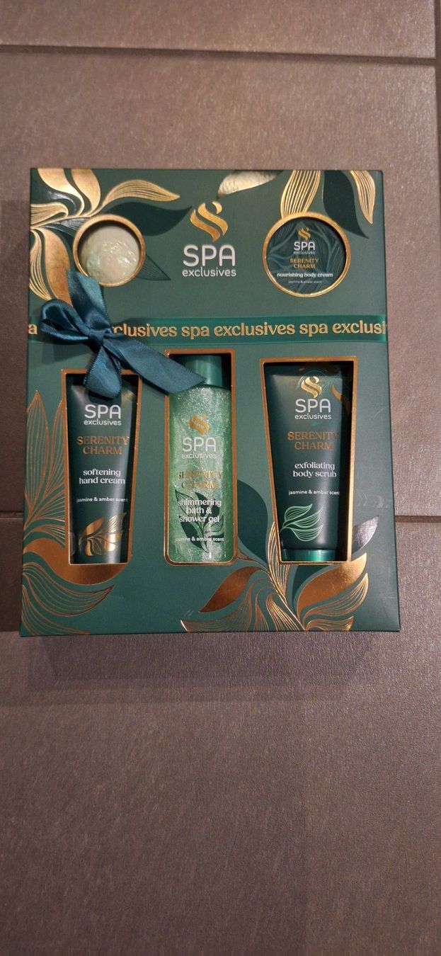 Altro per la cura del corpo: Spa exclusives, serenity charm set – Nuovo e nell'imballaggio originale da Lussery-Villars venduto da pousinete02