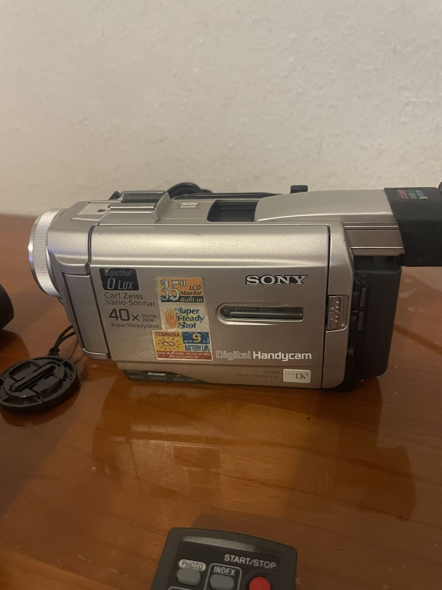 Sony Videocamere: Sony DCR-TRV8E Mini DV Kamera – Usato da Zürich venduto da semi16 1