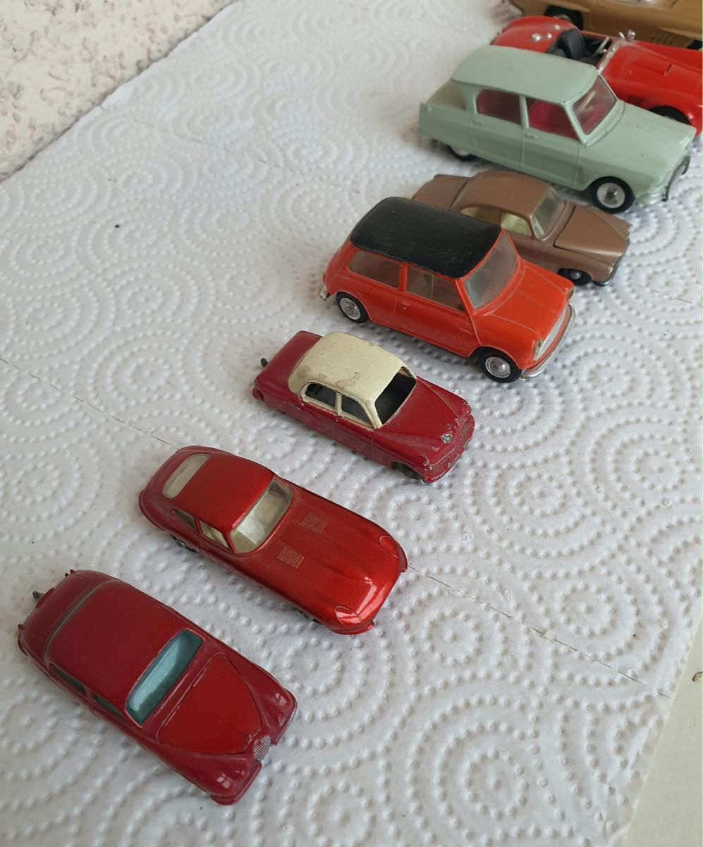 Modellini d'auto: Lot de 8 voitures model réduit diverses  – Usato da montreux venduto da Always-Good 1