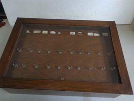 Alte kleine Verkaufsvitrine