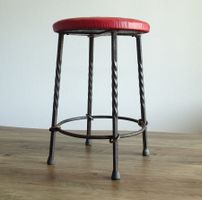 Vintage Hocker – Starke Patina