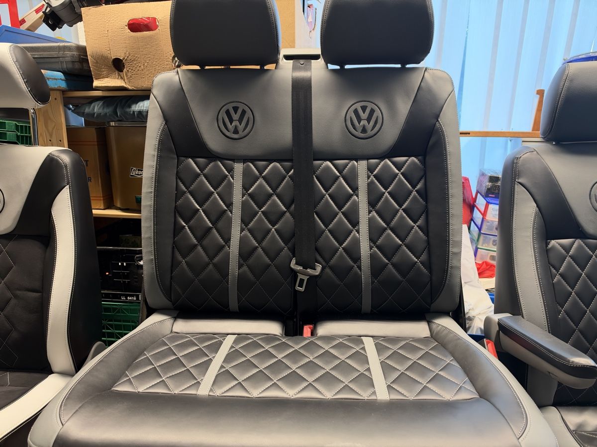 Volkswagen Alle Autoersatzteile: VW T5 Bus Sitze Set  – Gebraucht aus Pratteln von BL-Pratteln 1