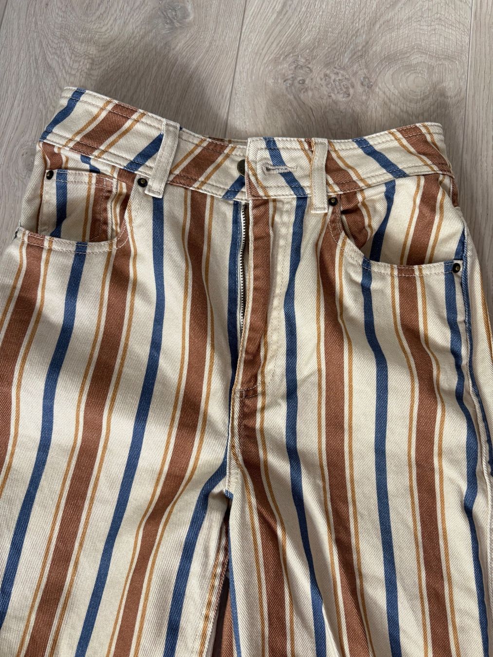 Sezane Pantaloni: Sezane CROP rayé – Usato da Gland venduto da Leg_Alicia01 2