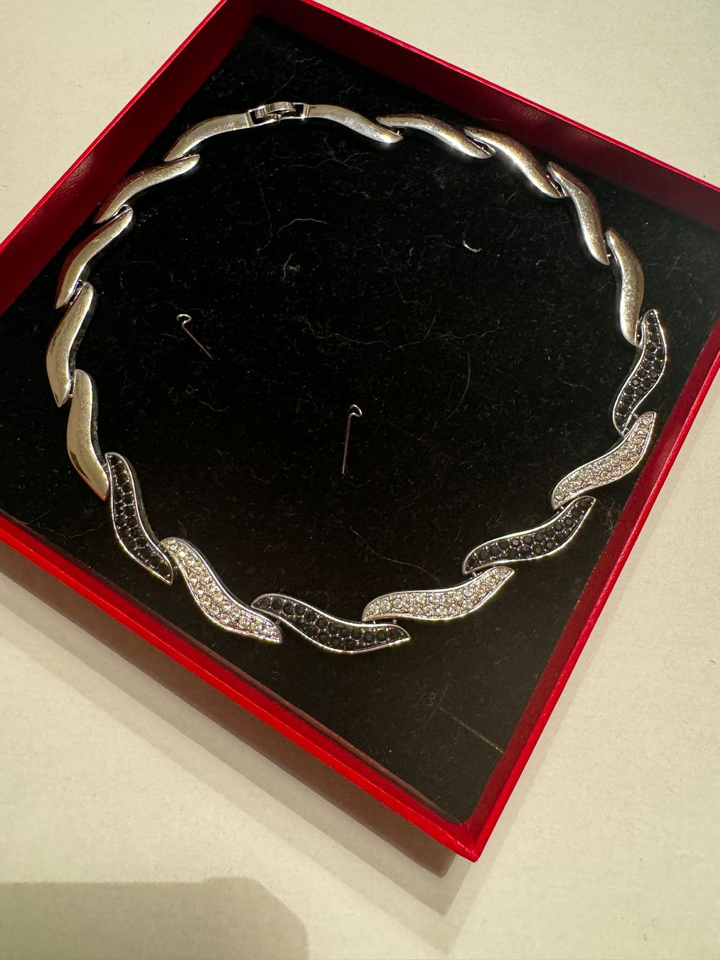 Ketten: Collier black&white – Gebraucht aus Egg b. Zürich von Brocki_Insel_Egg