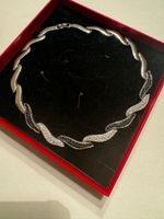 Collier black&white