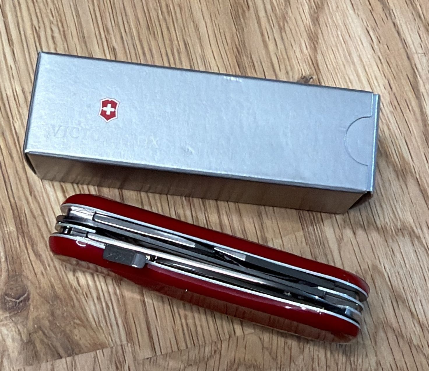 Victorinox Couteaux de poche: VICTORINOX SACKMESSER EVOLUTION S13 RED – Neuf avec emballage d'origine à Zürich par Frei-Occasionen 4