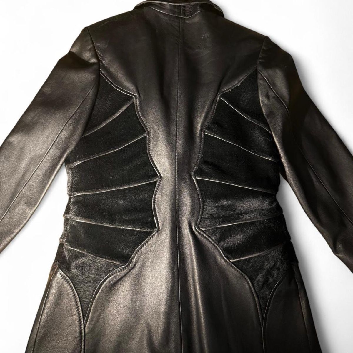 Jacken: Vintage Black Leather Jacket with Fury details – Gebraucht aus Windisch von sophieyn 1