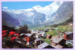 Saas-Fee (1800 m) gegen Fee-Gletscher