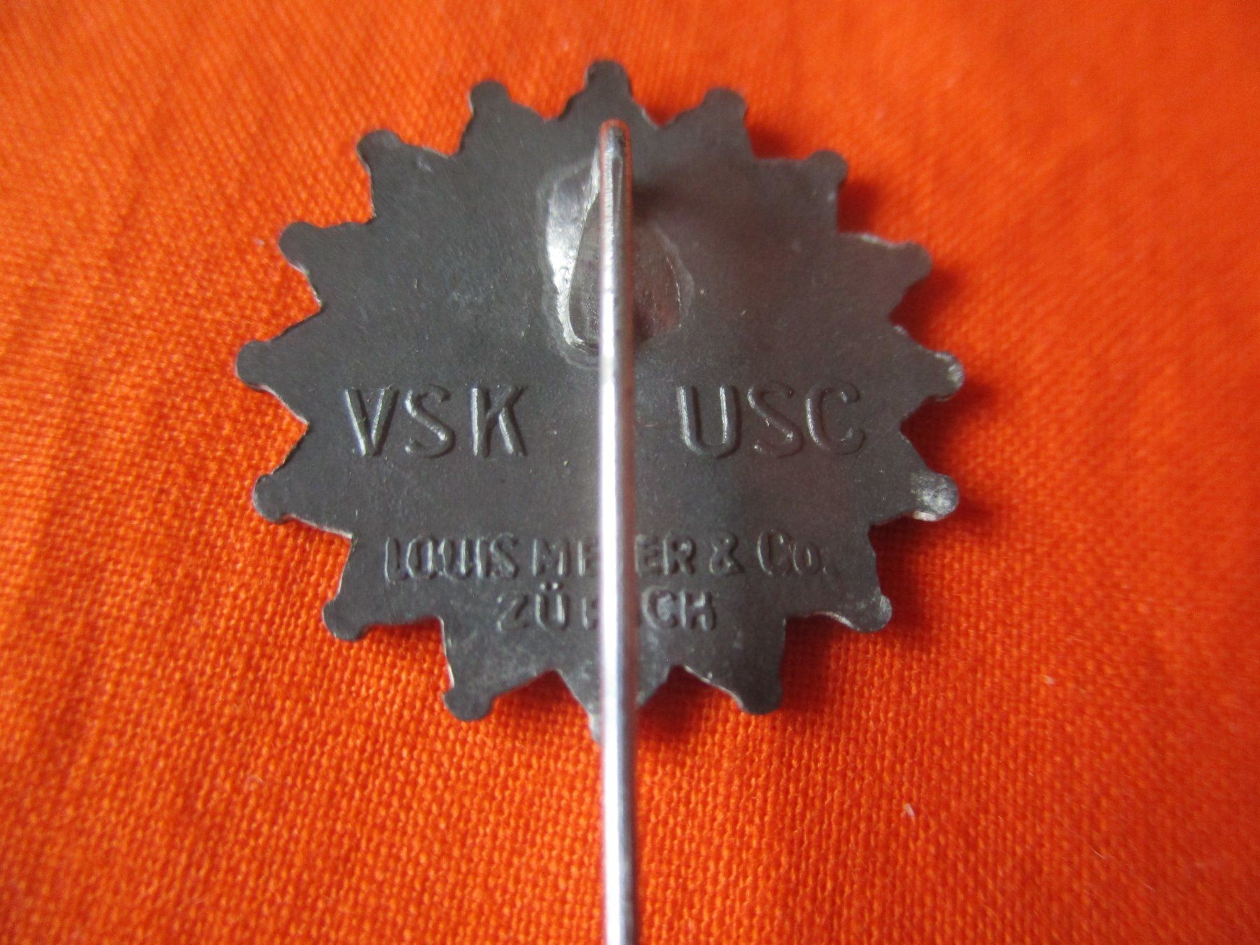 Placchette & Badge: Anstecknadel VSK – Usato da Birsfelden venduto da alles-muss-raus 1