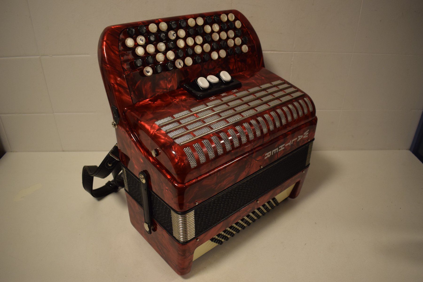 Strumenti musicali: Akkordeon chromatisch Walther Stufengriff – Usato da Zürich venduto da baumusik 1