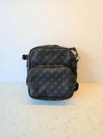 GUESS Umhängetasche / Crossbody Bag – Schwarz/Anthraz