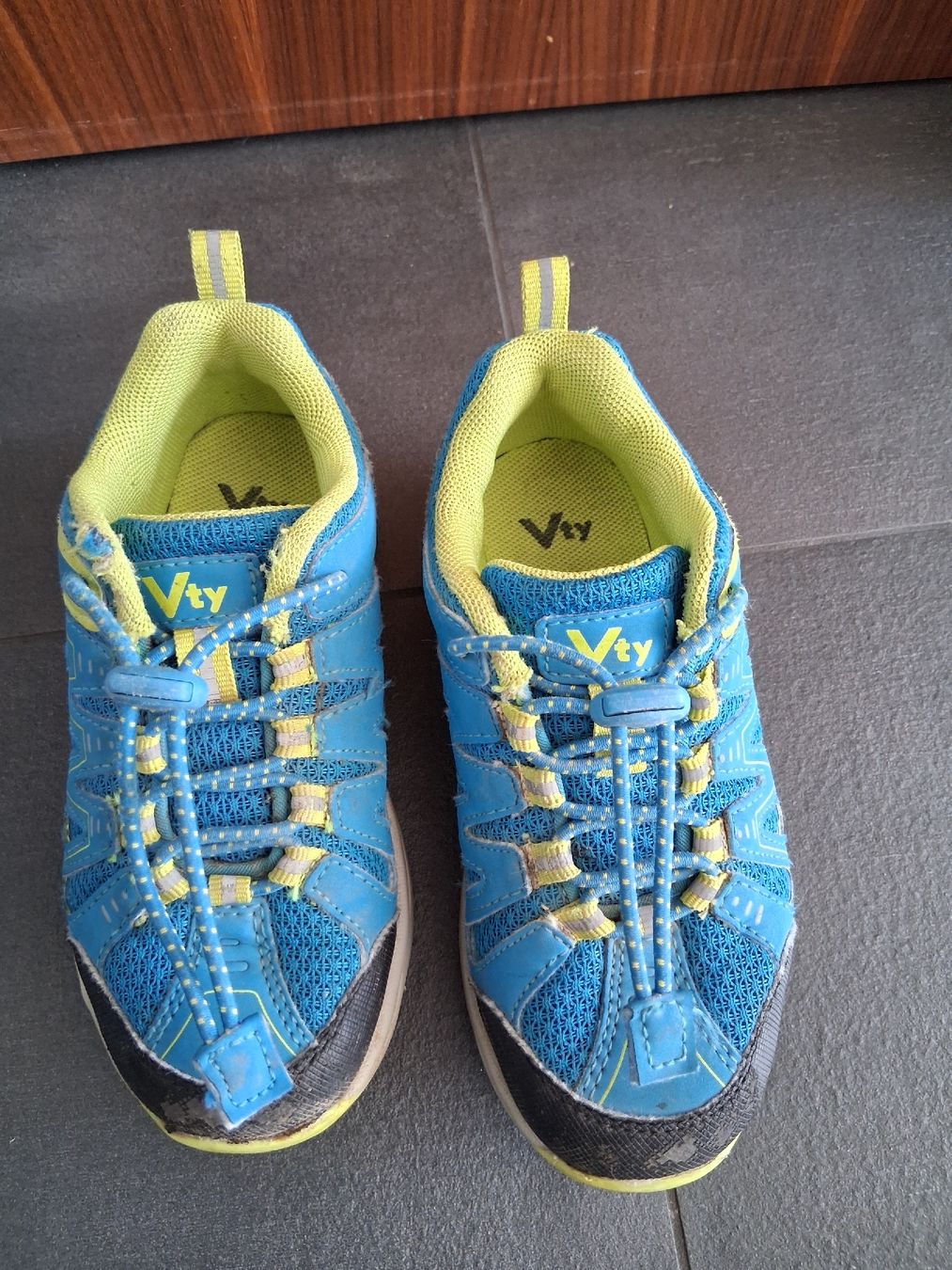 Scarpe per ragazzi: Trekkingschuhe Gr. 27 – Usato da Merzligen venduto da 88910827