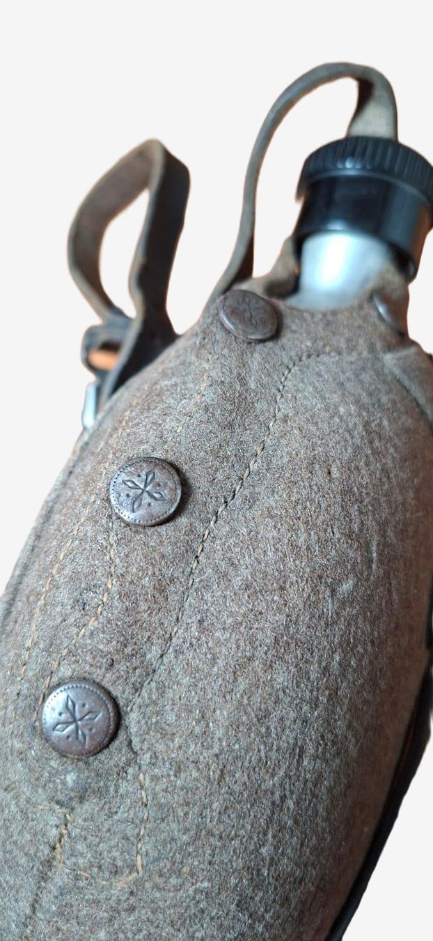 Uniformi: Gourde allemande ww2 EEF datée 1941 – Usato da Bevaix venduto da cry_hvf2 2