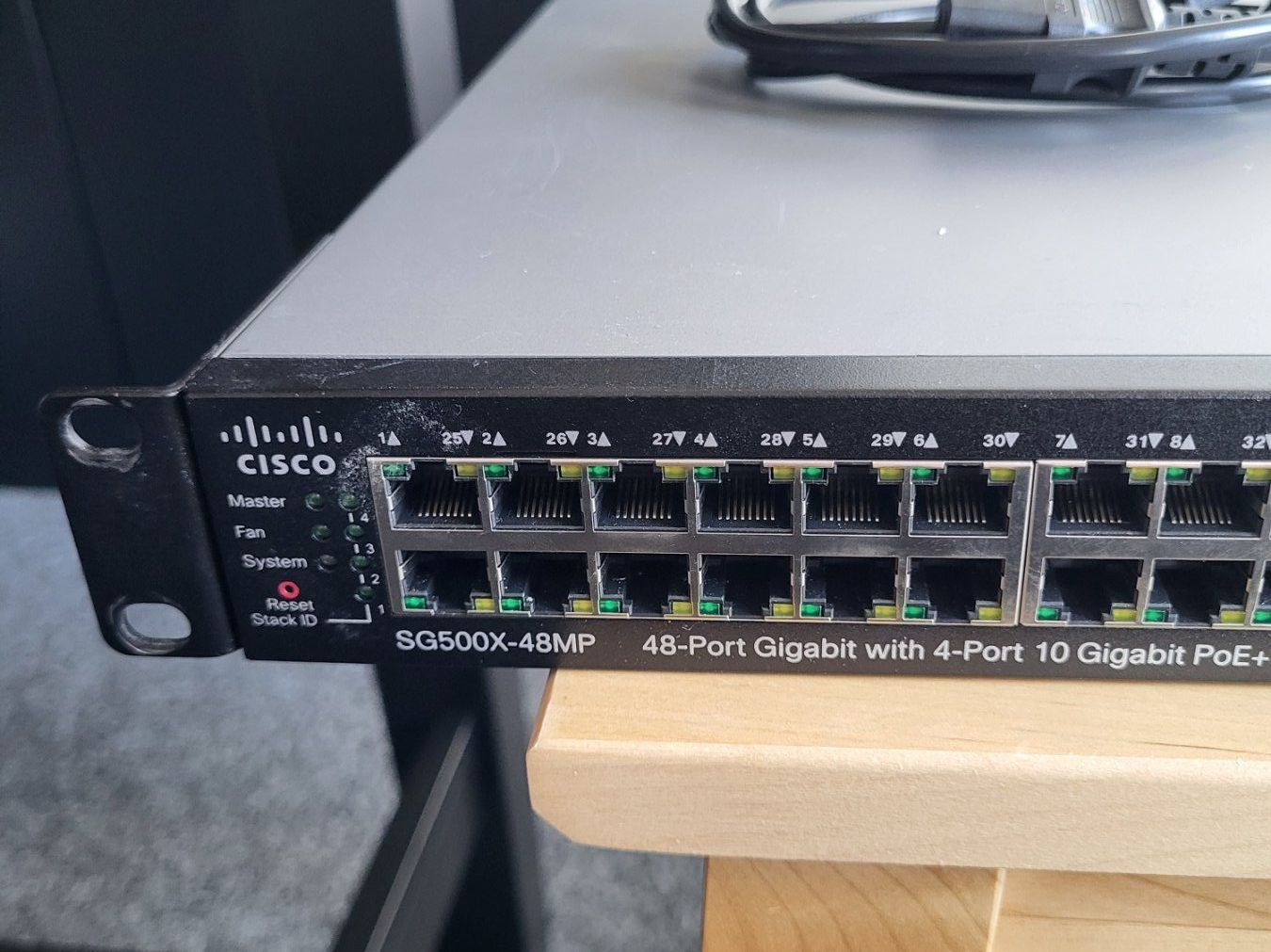 Cisco Hub & Switch: Cisco SG500X-48MP Switch – Usato da Rümlang venduto da Greenliff 1