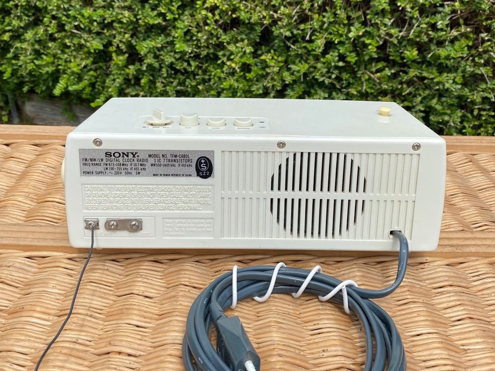 Radio-Réveil Vintage SONY TFM-C480L