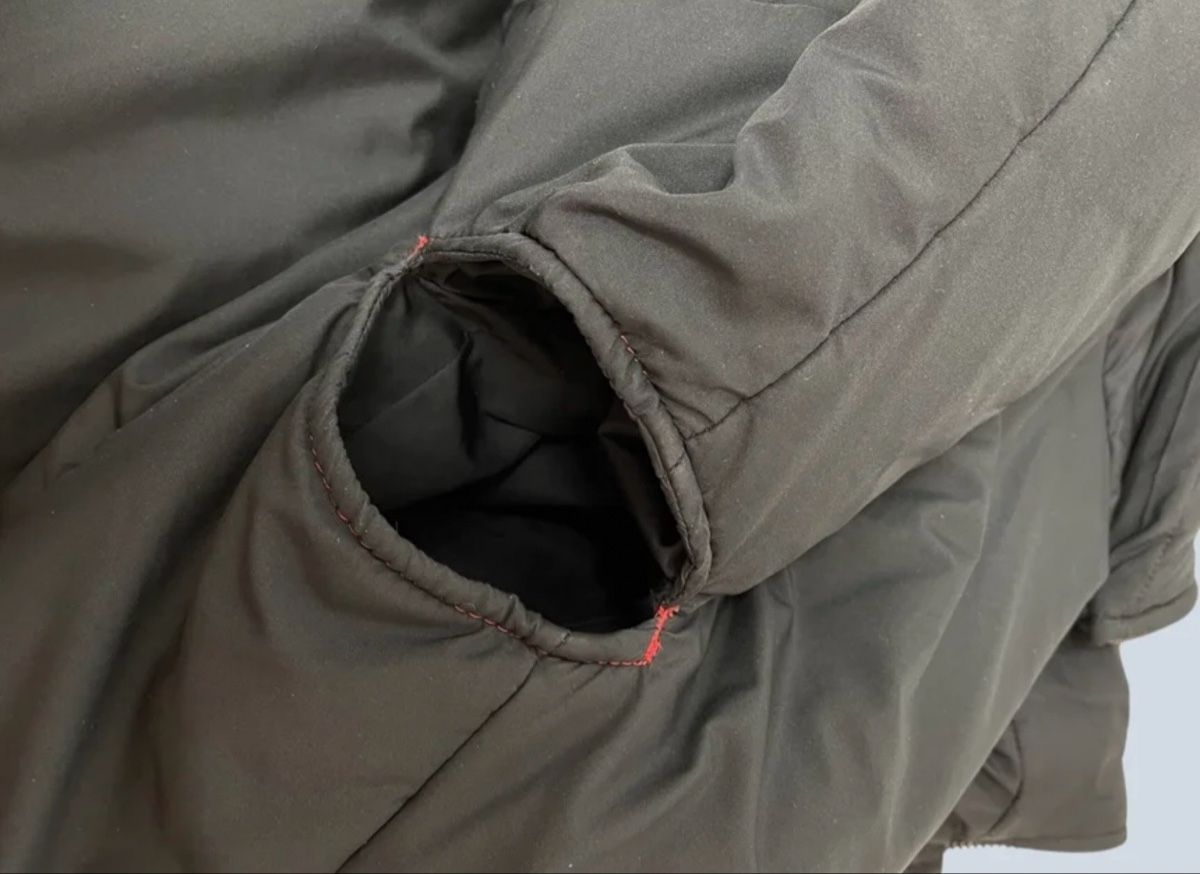 Prada Jacken: Prada Black Puffer Jacket, Size 44, Light – Gebraucht aus Rümlang von Fox_19 8