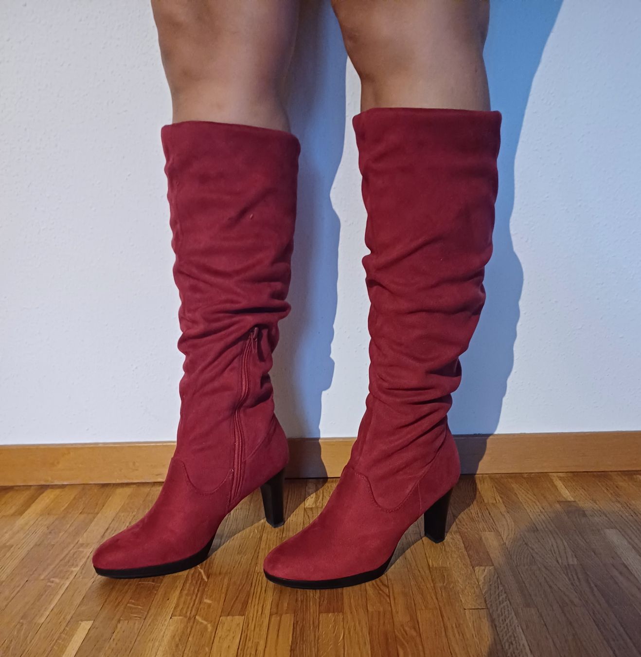 Scarpe da donna: Jolie botte taille 37 – Usato da Lausanne venduto da RUBY.1990
