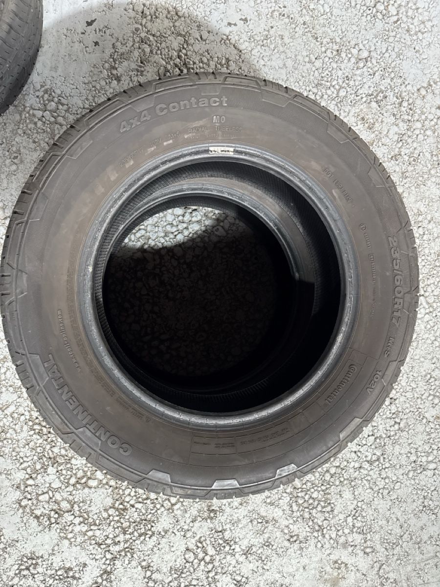Continental Pneumatici & Ruote complete: 235/60/17 continental sommer reifen – Usato da Dietikon venduto da Arin25