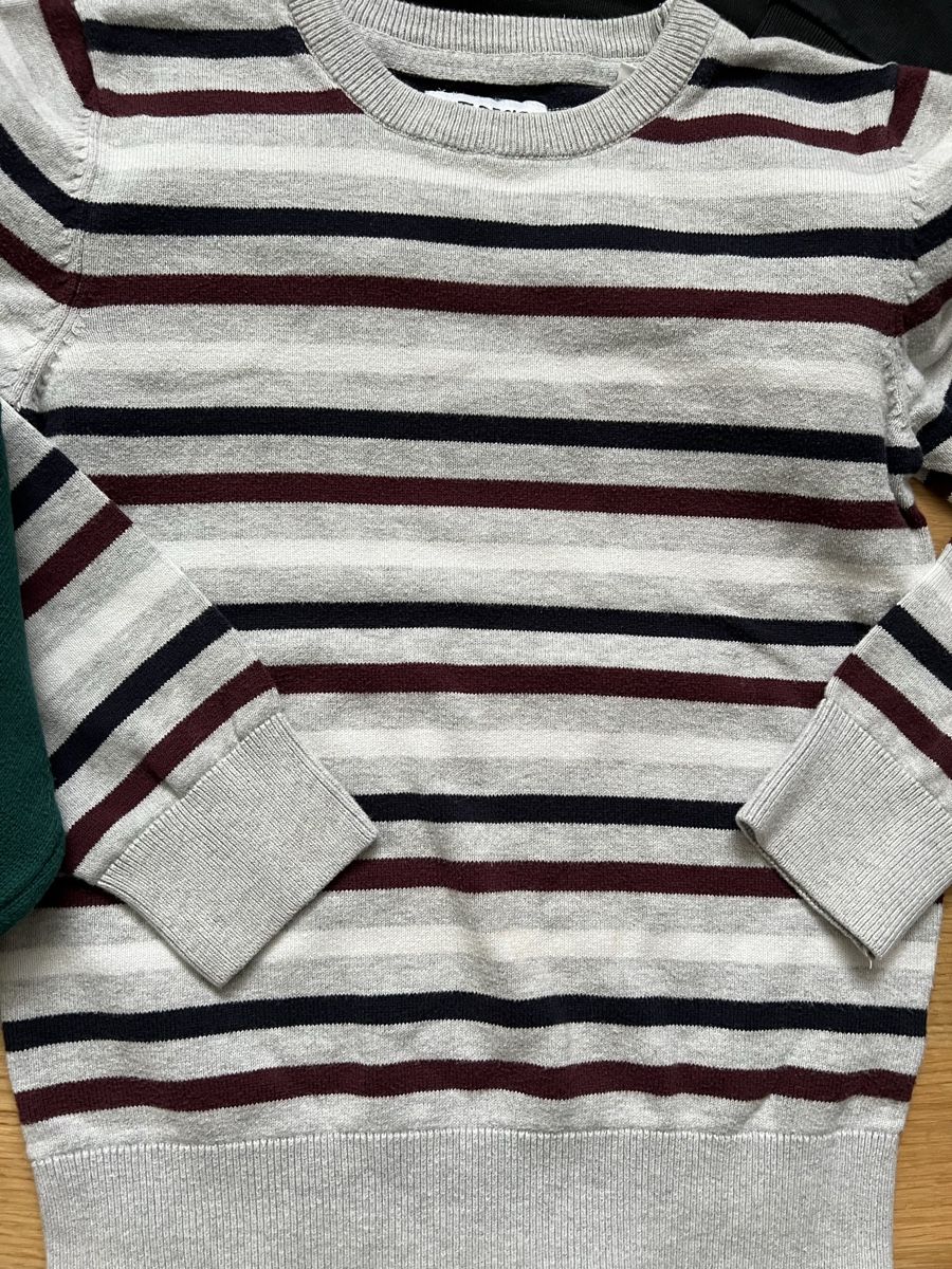 Lotti & Set di vestiti: Jungen Sweatshirts Pullover Gr. 134 – Usato da Liestal venduto da Katakinga 2