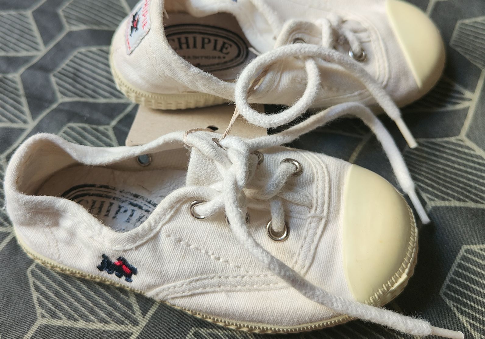 Scarpe da uomo: Chaussures Chipie blanches lacets pointure 23 occasion – Usato da fribourg venduto da pegalex
