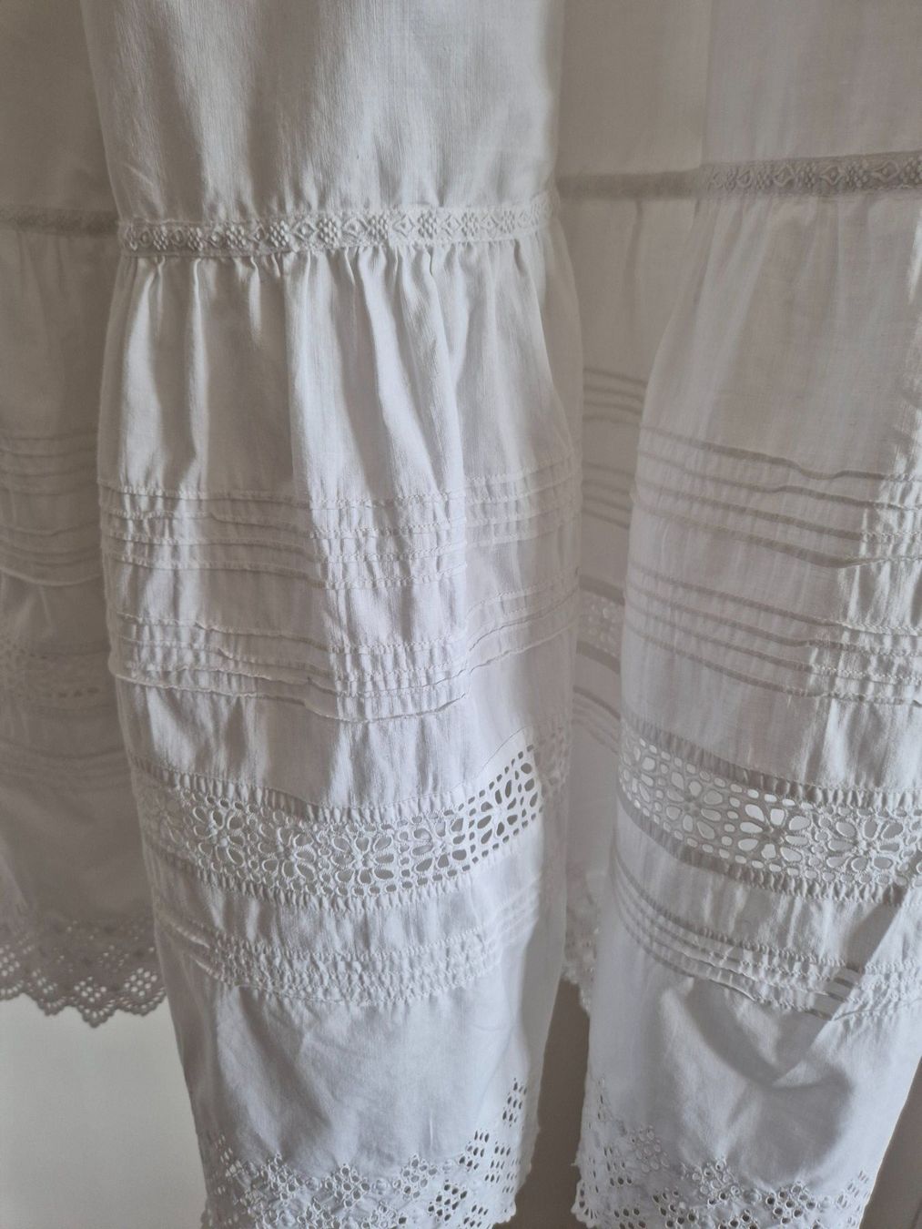 Costumi: Antikes Kleid, Nachthemd weiss mit Spitze – Usato da Bern venduto da aronari 3