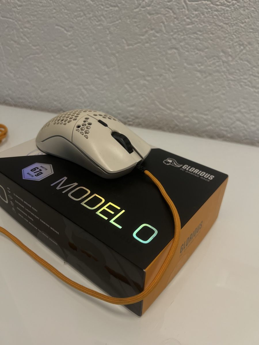 Mouse: Souris Gaming Glorious Model O (Blanche / White)  – Nuovo e nell'imballaggio originale da Martigny venduto da ale_5gzg