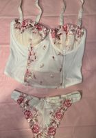 Wunderschönes Lingerie Set mit Rosen, Gr. 75C und Gr. S