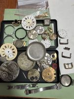 Divers lots de pièces de montres anciennes et bracelets