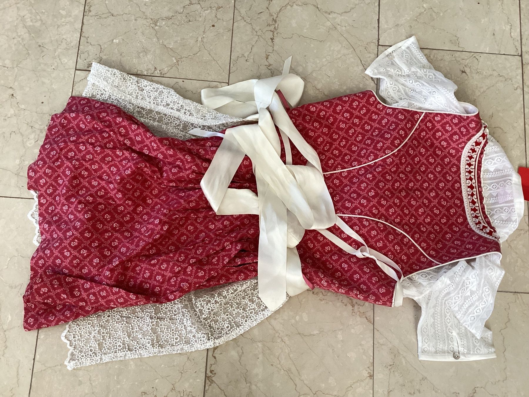 Vestiti: Damen Dirndl inkl Bluse – Nuovo (secondo la descrizione) da Flüelen venduto da ne08 2