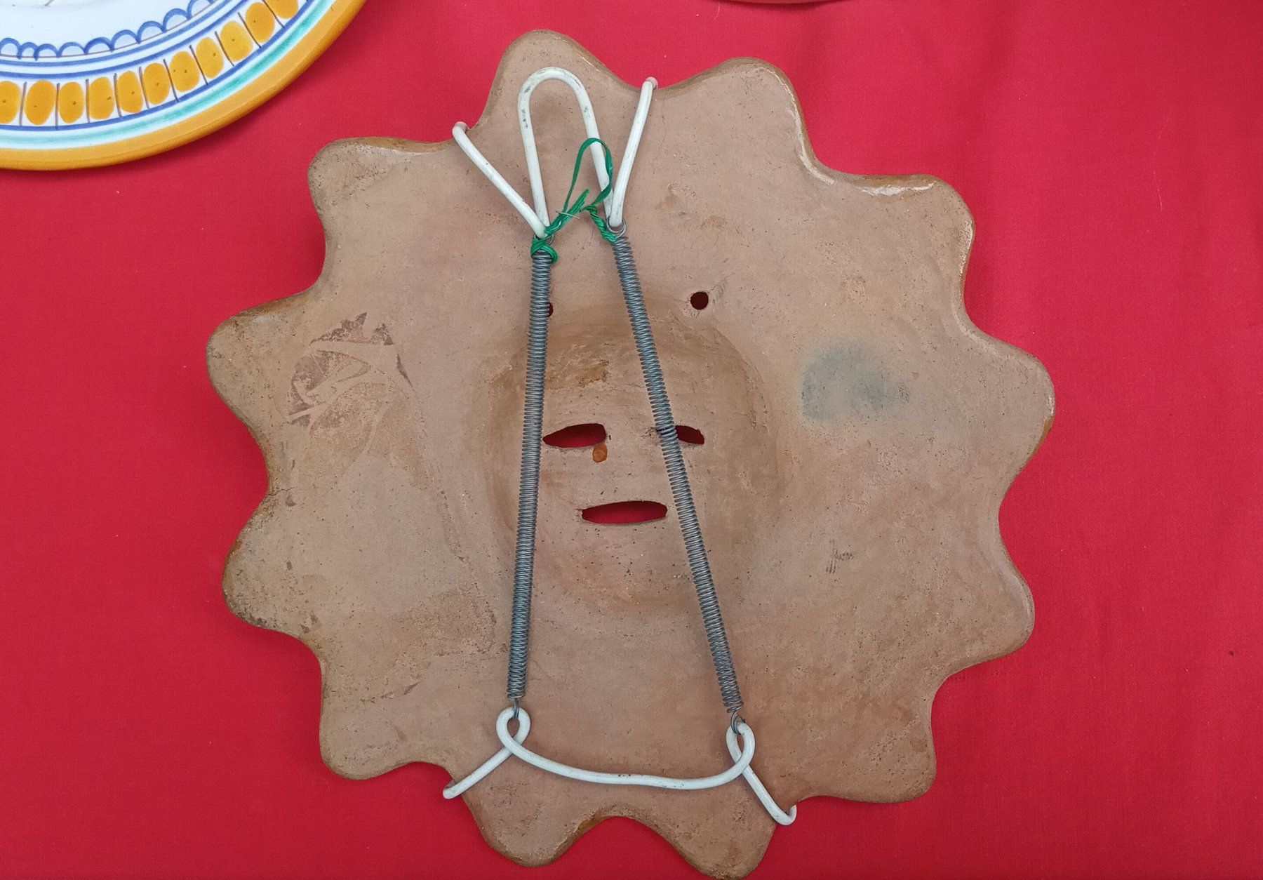 Figuren: Masque mexicain peint à la main pour suspendre – Gebraucht aus Montreux von Art_et_antiquites 3